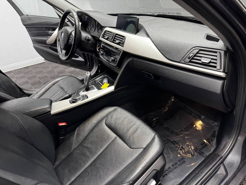 2018 BMW 3 Series 320i xDrive