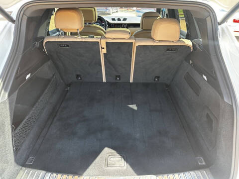 2022 Porsche Cayenne Platinum Edition