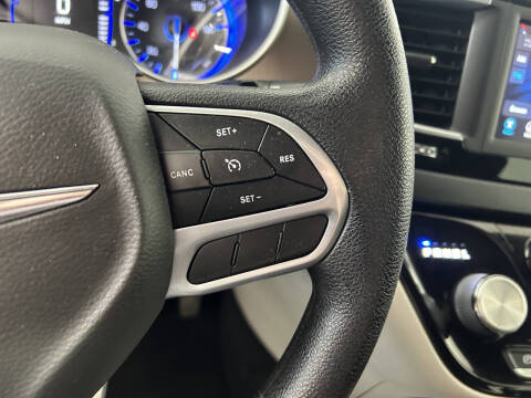 2021 Chrysler Voyager L