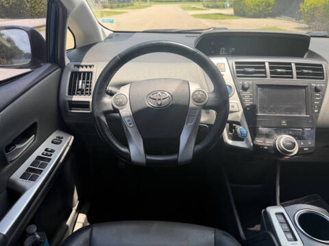 2013 Toyota Prius v Five
