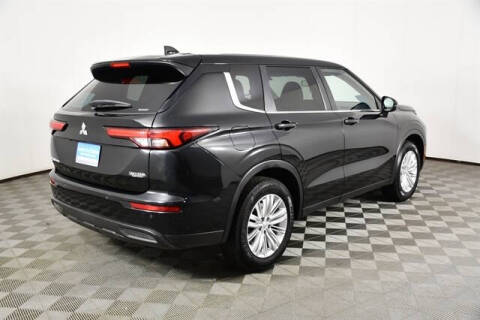 2022 Mitsubishi Outlander ES