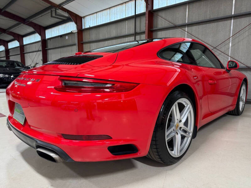 2018 Porsche 911 Carrera