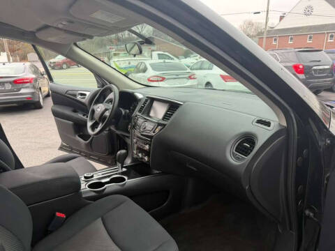 2017 Nissan Pathfinder SV