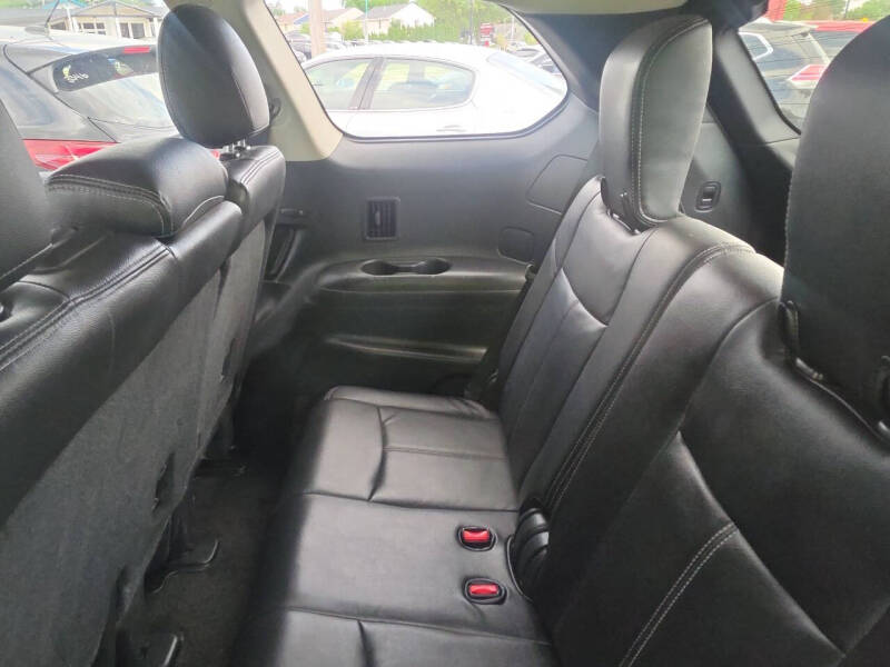 2014 Nissan Pathfinder SV
