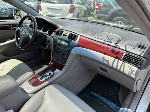 2004 Lexus ES 330