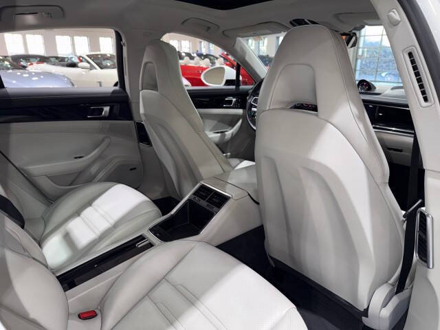 2017 Porsche Panamera