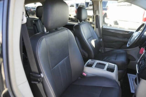 2012 Chrysler Town and Country Touring