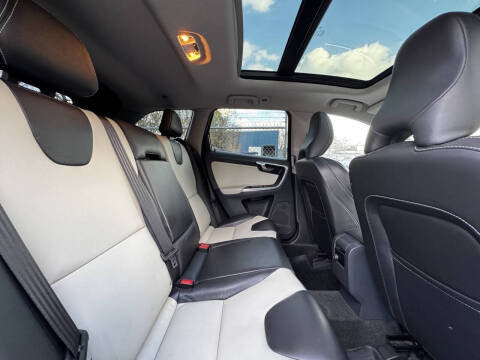 2017 Volvo XC60 T6 Dynamic