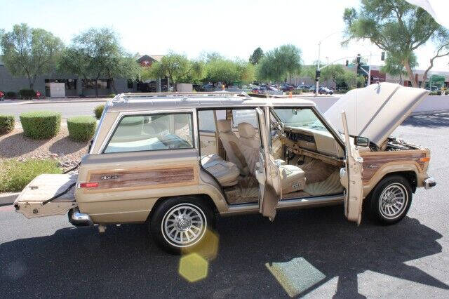 1990 Jeep Grand Wagoneer