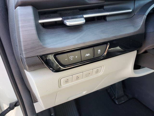 2023 Kia Carnival EX