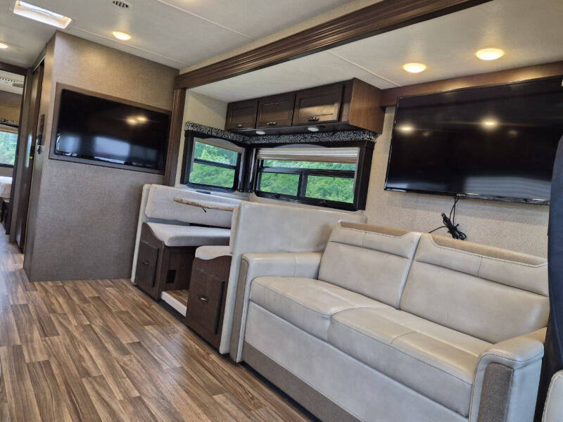 2019 Thor Motor Coach Ace 33.1