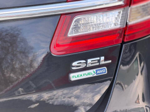 2017 Ford Taurus SEL