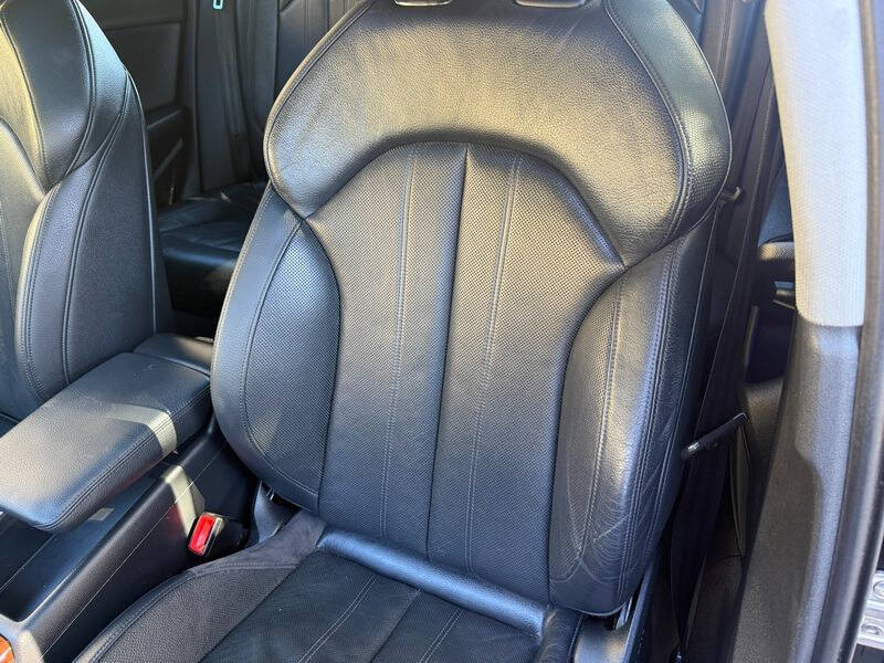 2017 Audi A4 2.0T quattro Prestige