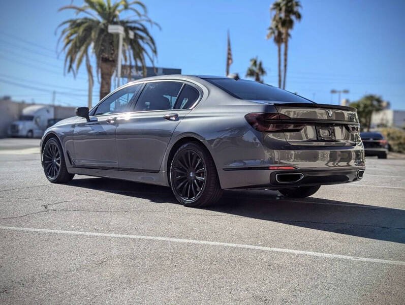 2016 BMW 7 Series 740i photo 4