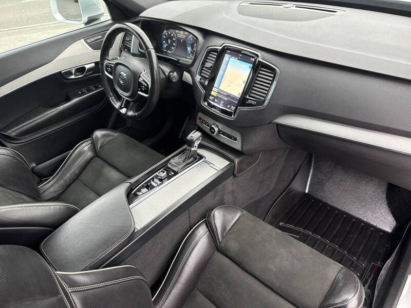 2017 Volvo XC90 T6 R-Design