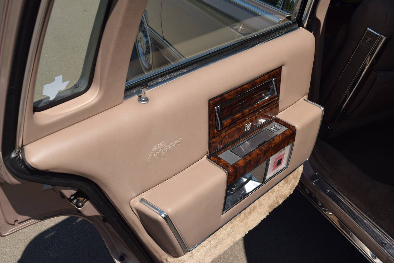 1991 Cadillac Brougham 105