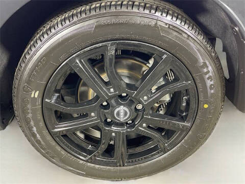 2022 Nissan Kicks SR