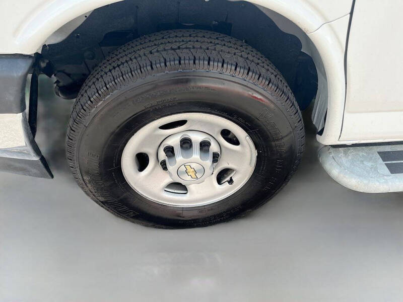 2025 Chevrolet Express 2500