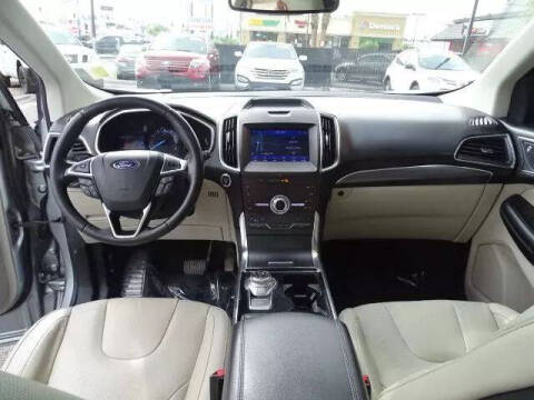 2020 Ford Edge Titanium