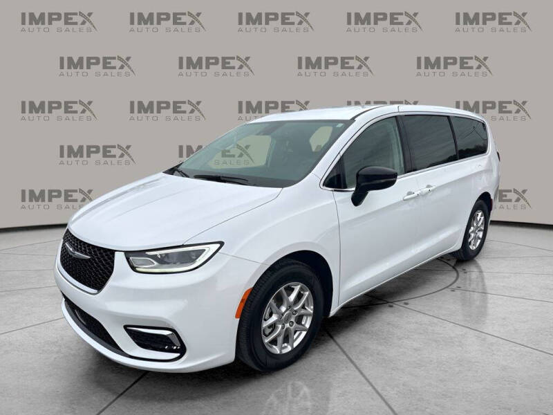 2024 Chrysler Pacifica Touring L