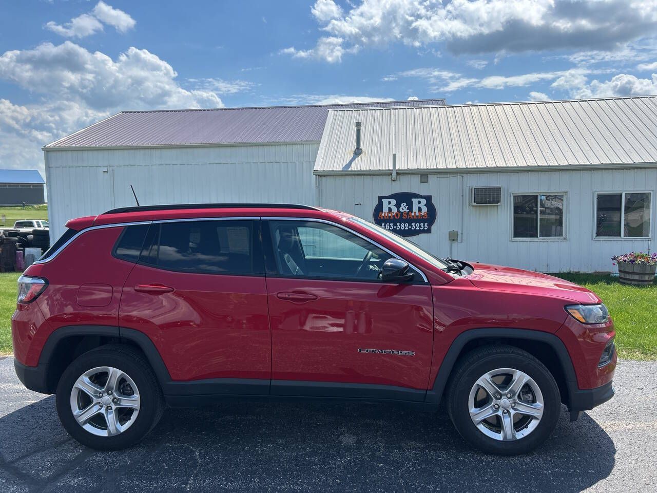 Red 2024 Jeep Compass Latitude 4x4 Latitude 4dr SUV 1