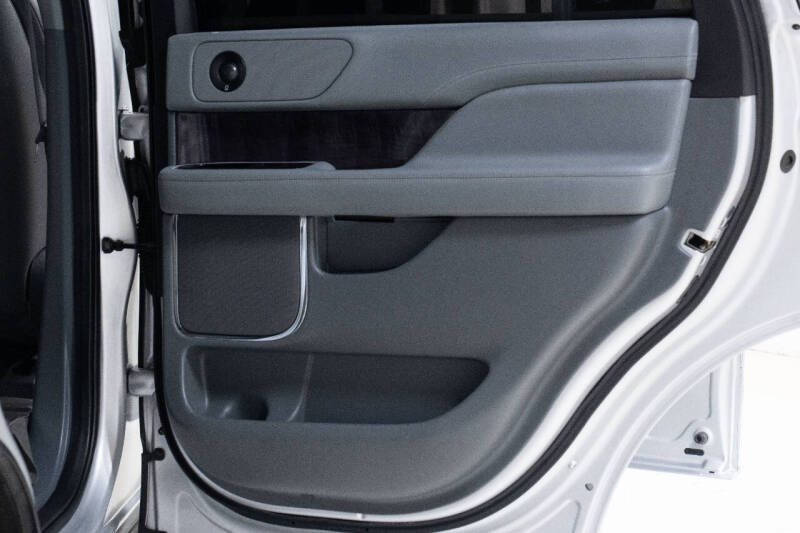 2019 Lincoln Navigator Select