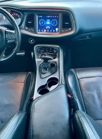 2018 Dodge Challenger SXT Plus