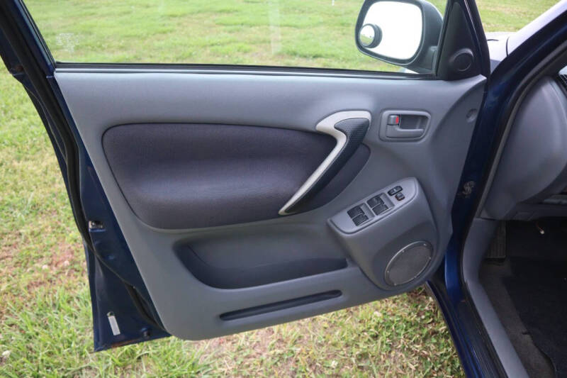 2003 Toyota RAV4