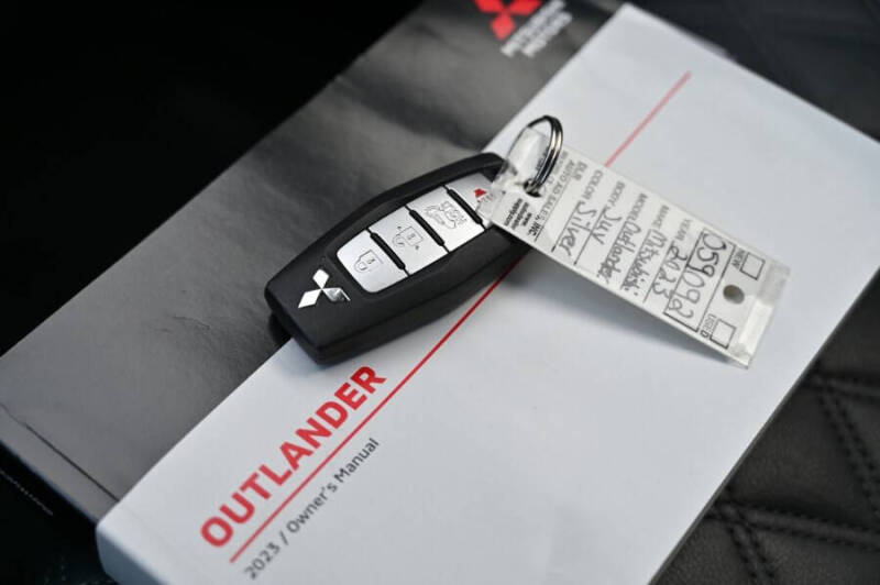 2023 Mitsubishi Outlander PHEV SEL