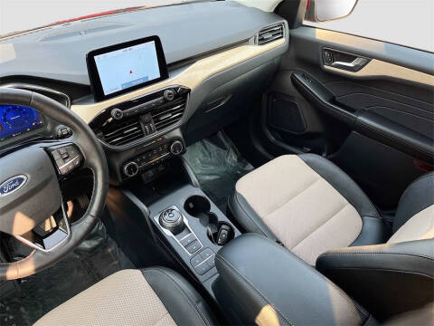 2022 Ford Escape Titanium