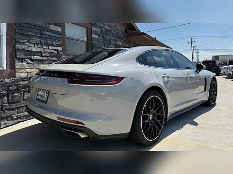 2017 Porsche Panamera 4