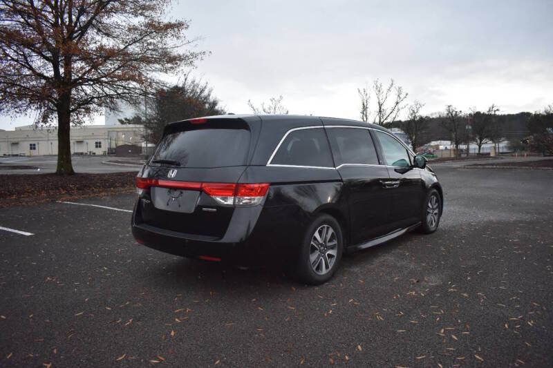 2016 Honda Odyssey Touring photo 8