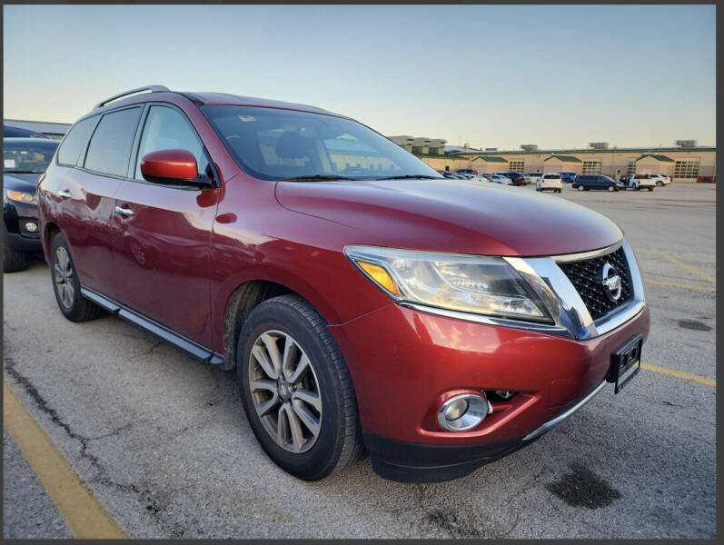 2015 Nissan Pathfinder for sale at Illinois Vehicles Auto Sales Inc in Chicago IL