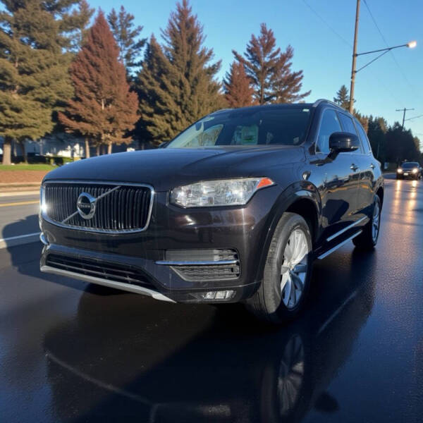 2016 Volvo XC90 T6 Momentum