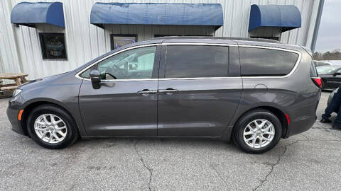 2022 Chrysler Pacifica for sale at Wholesale Outlet in Roebuck SC