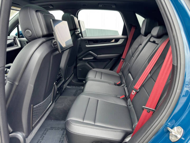 2024 Porsche Cayenne E-Hybrid