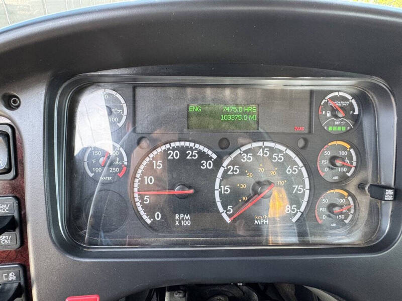 2017 Freightliner M2 106