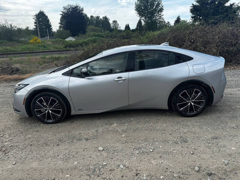 2025 Toyota Prius XLE