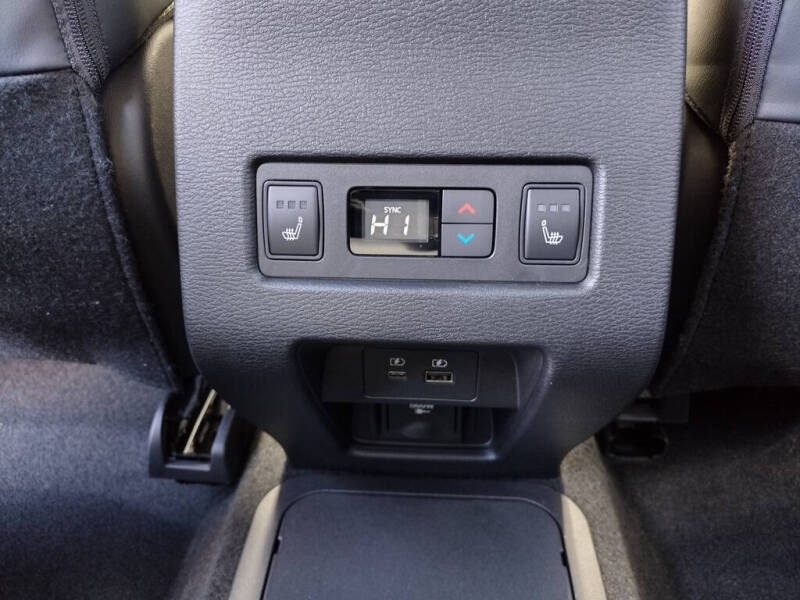 2025 Mitsubishi Outlander PHEV SEL