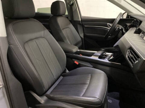 2023 Audi e-tron quattro Premium Plus