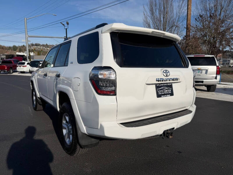 2022 Toyota 4Runner SR5