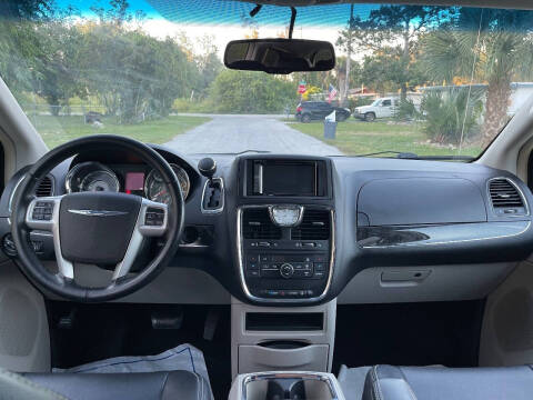 2014 Chrysler Town and Country Touring