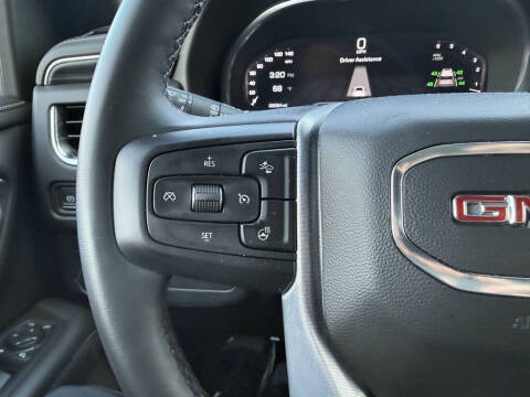 2023 GMC Yukon XL SLT