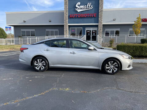 2019 Nissan Altima for sale at Smalls Automotive in Memphis TN