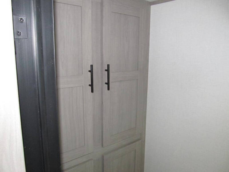 2024 Coleman CM17r24