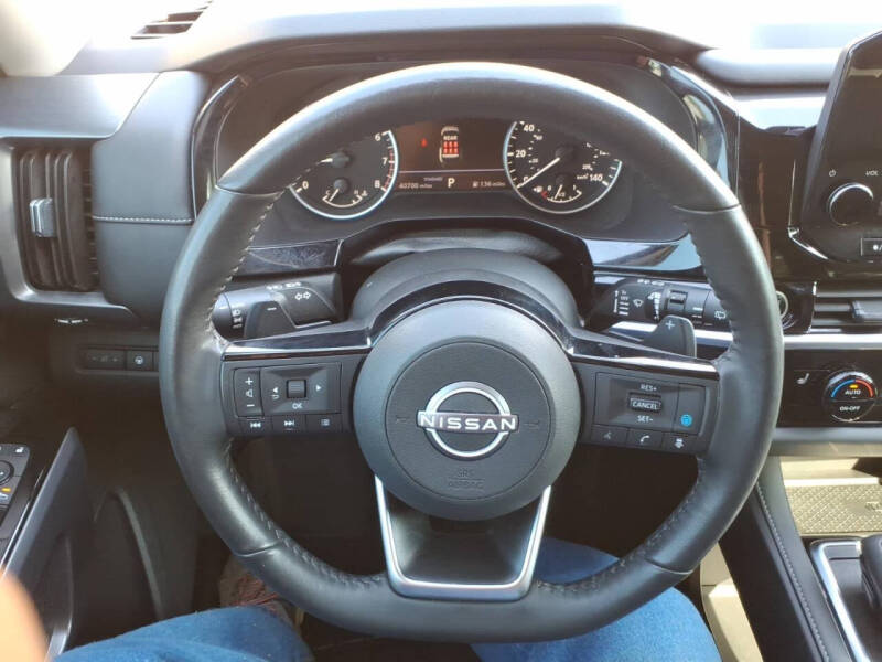 2024 Nissan Pathfinder SL