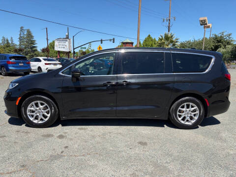 2023 Chrysler Pacifica Touring L