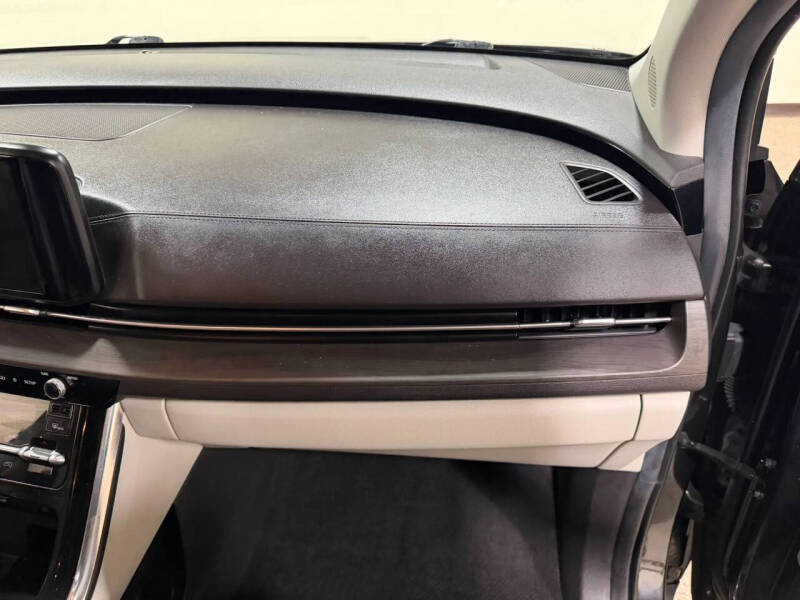 2023 Kia Carnival EX