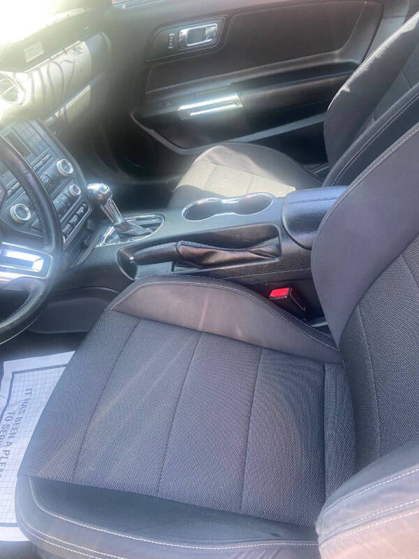 2016 Ford Mustang V6