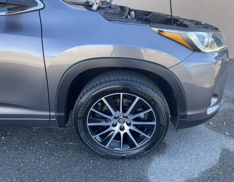 2018 Toyota Highlander SE